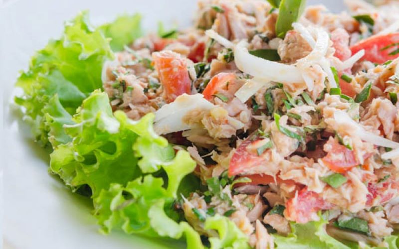 Salad ớt chuông cá ngừ - món ăn bổ dưỡng